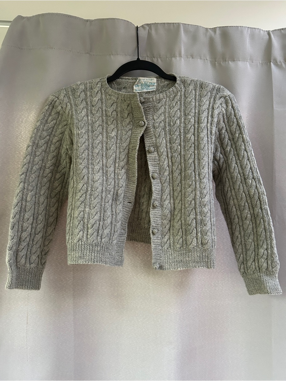Cozy Gray Cable Knit Women's Cardigan Sweater 100% wool concord Wellesley